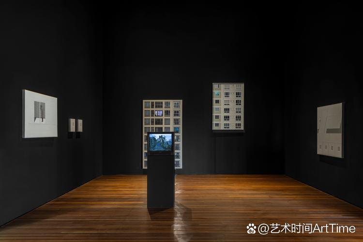 記憶的檔案 崔燦燦策展中的繪畫(huà)、手稿與紀(jì)錄片如何重塑展覽敘事